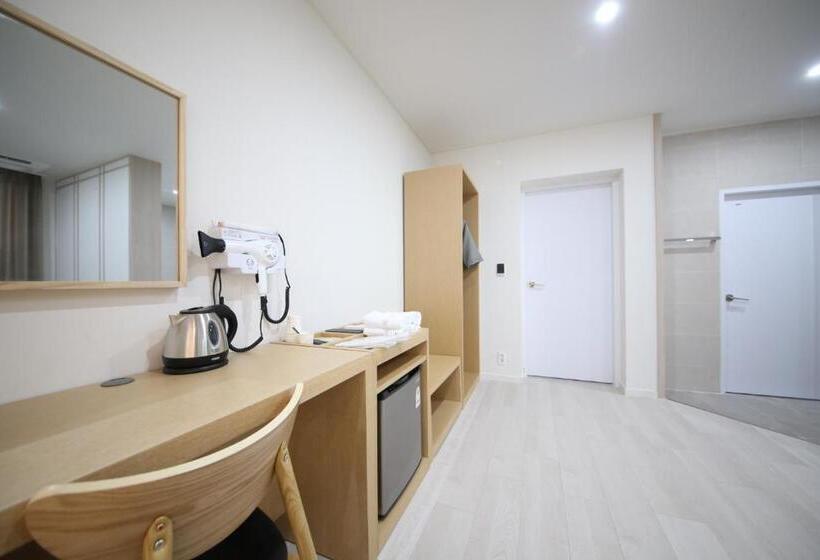 Quarto Familiar, Haru