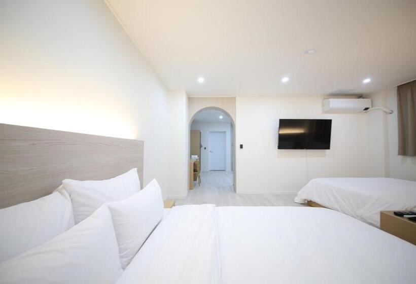 Quarto Familiar, Haru