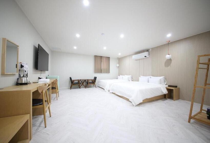 Quarto Familiar, Haru