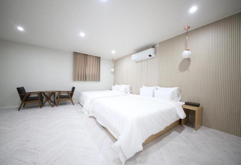 Quarto Familiar, Haru