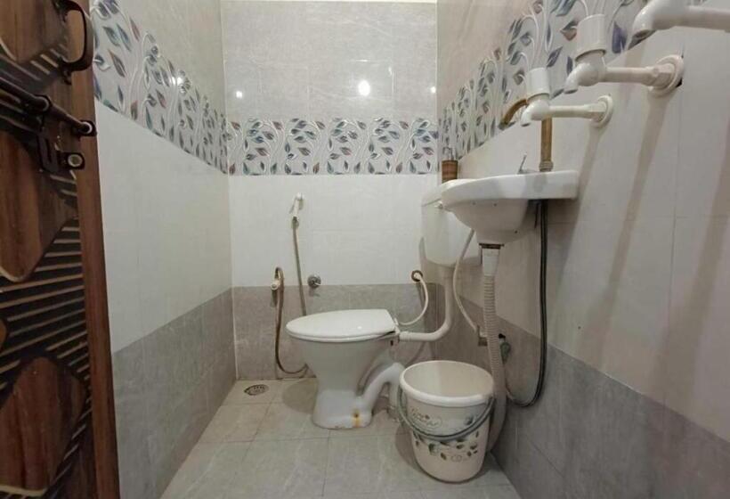 스탠다드 룸 킹사이즈 침대, The Ramam