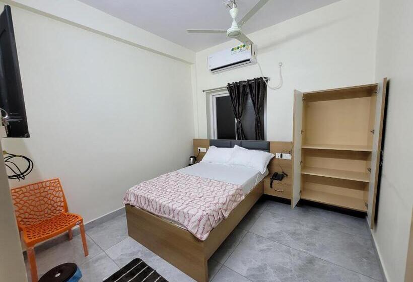 디럭스 룸, Deepak Retreat