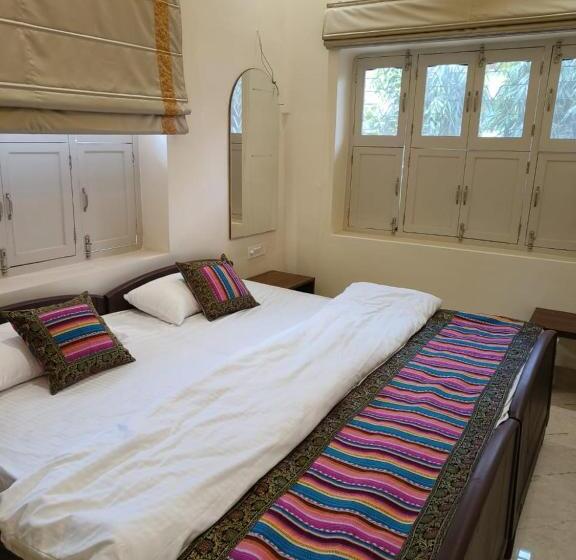 スーペリアールーム, Heritage Haveli Varanasi