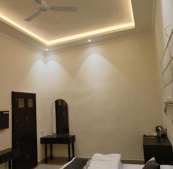 スーペリアールーム, Heritage Haveli Varanasi
