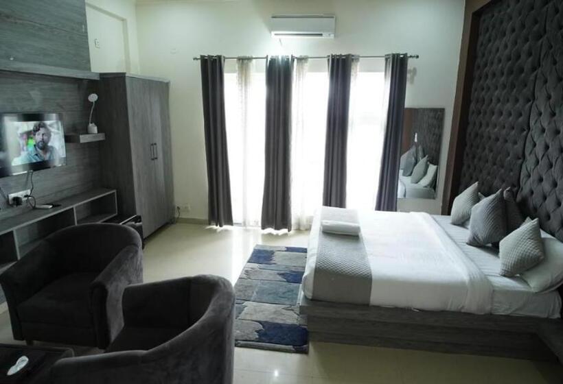 اتاق استاندارد با تخت بزرگ, Hsr Klyde Suites