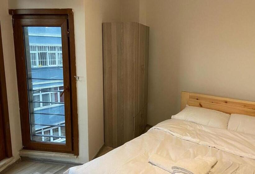 キングサイズベッドのデラックススイート, La Perato Suites