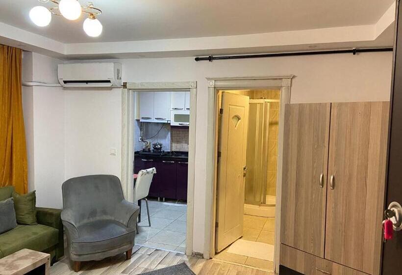 דירת חדר, La Perato Suites