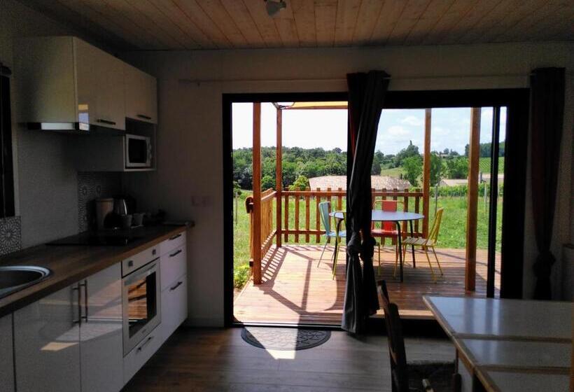 Семейное Студио, Maison Sur Pilotis