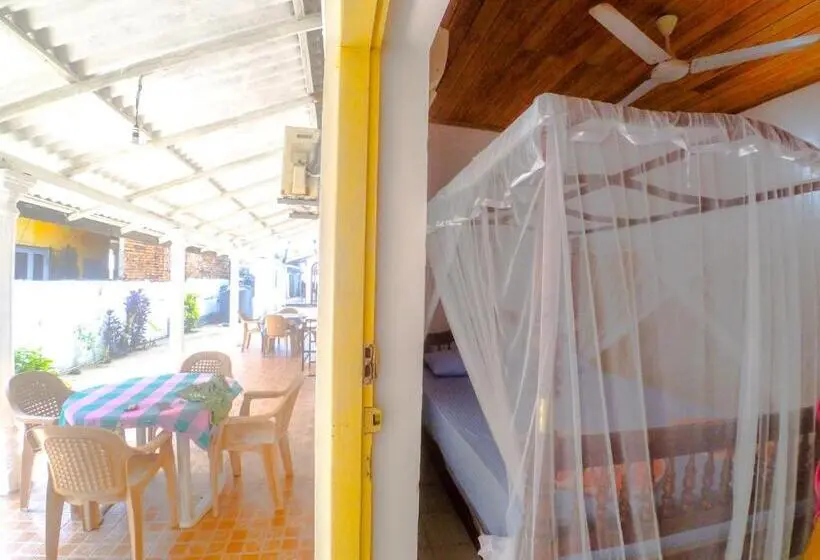 エコノミールーム, Surfing Beach Guest House