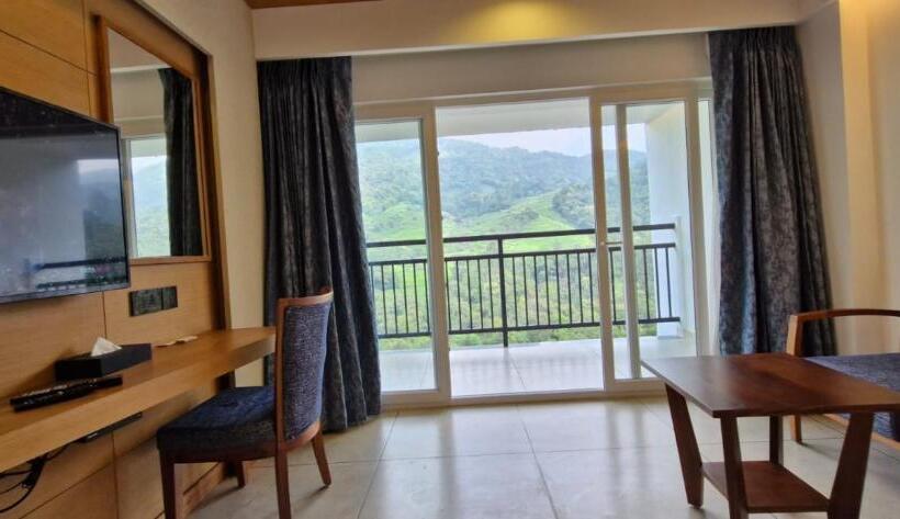 带阳台套房, The Grand Cliff Resort Munnar