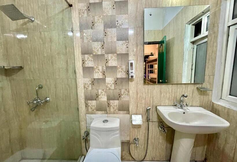 חדר דלוקס, The Wraveler Tapovan Rooms And Dorms