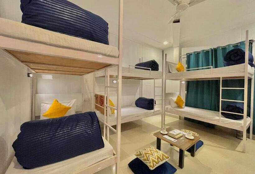 공동 객실, The Wraveler Tapovan Rooms And Dorms