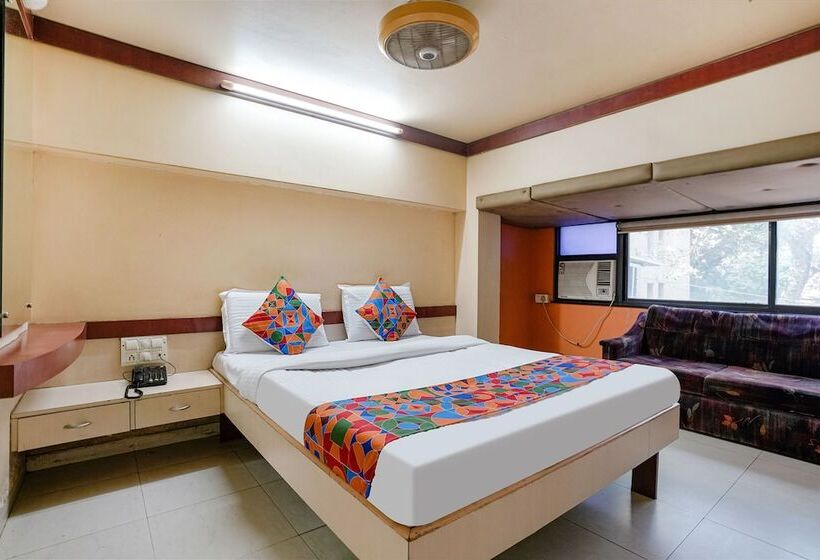 חדר דלוקס, Fabhotel Samrat