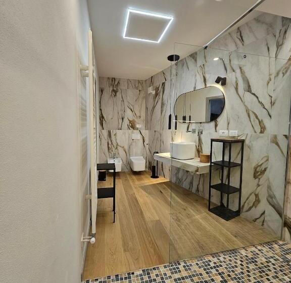 اتاق لوکس, Giardinidieva B&b