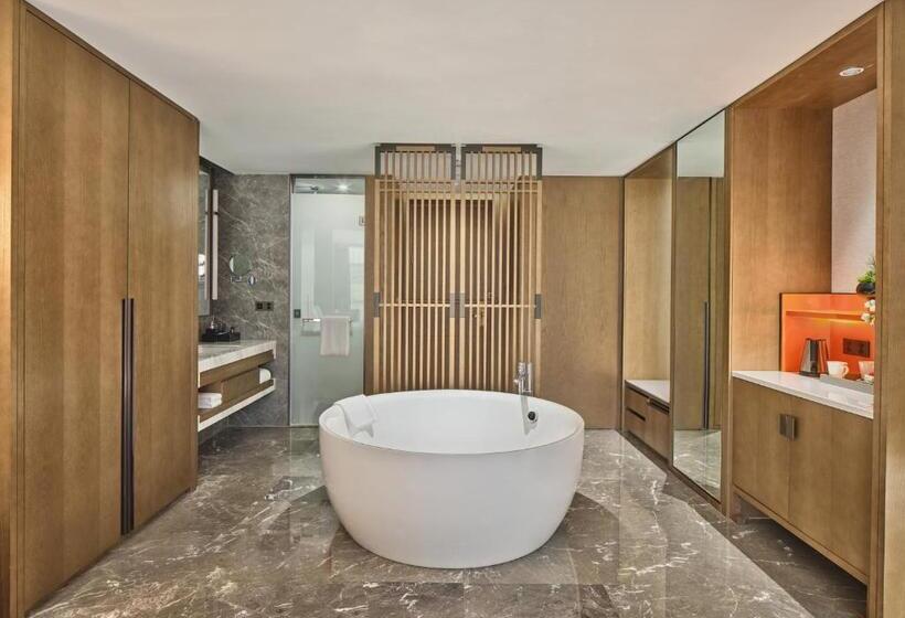 Полулюкс Кровать Кинг, Crowne Plaza Chengdu Wuhou, An Ihg