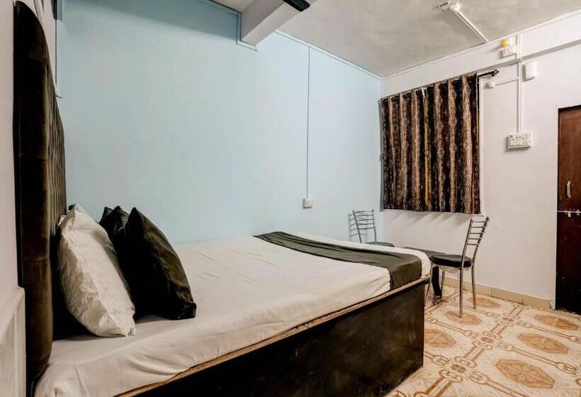 غرفة كلاسيكية ثلاثية, Vira Palace