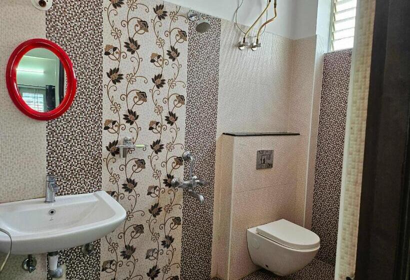 Pokój Trzyosobowy Klasyczny, Fabhotel Eminent Suites Banjara Hills