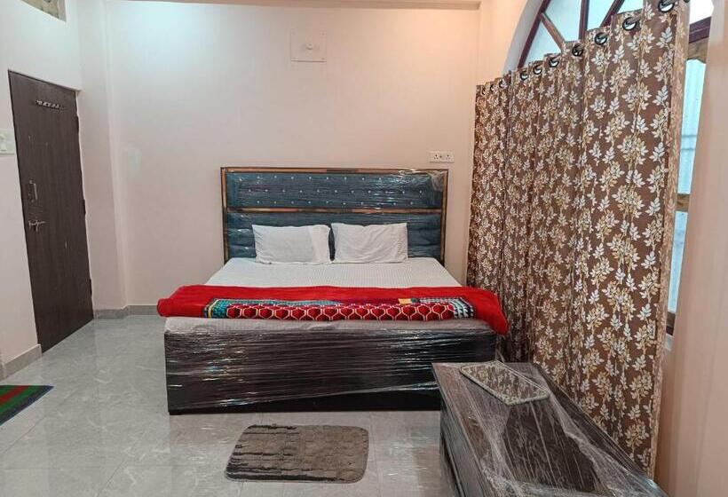 Трехместный Номер Классика, Oyo Purvi Ganga P.guest House