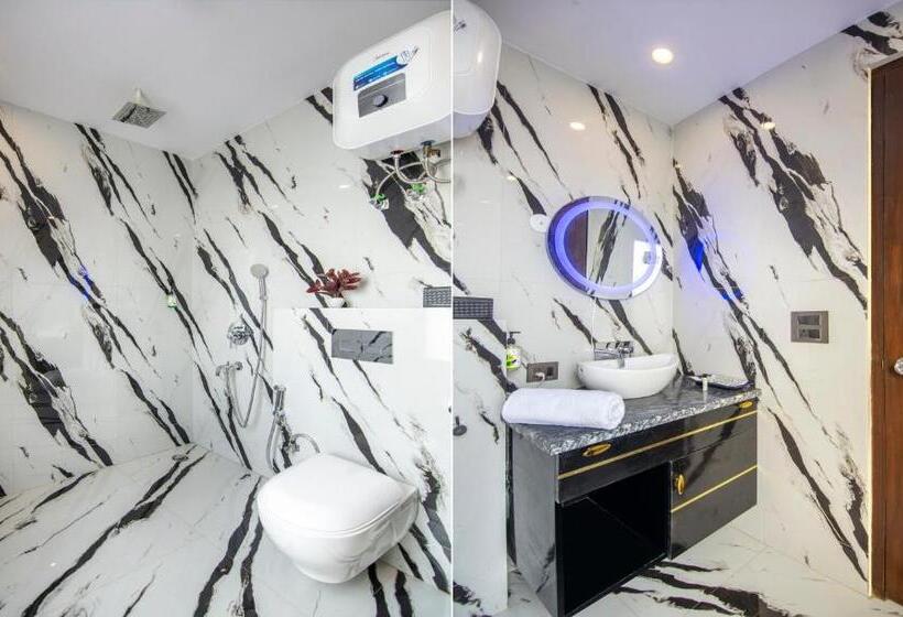 Люкс, Treebo Premium Embassy Inn