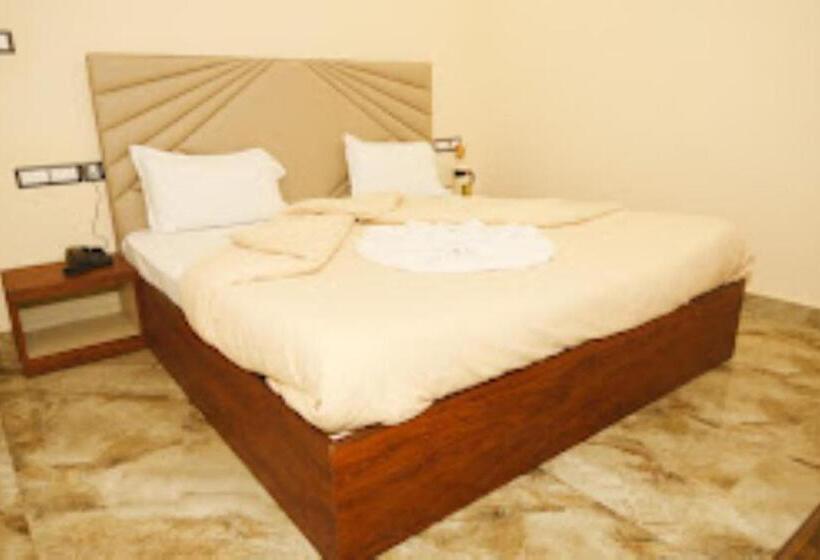 اتاق لوکس, New Standard Hotel , Gorakhpur