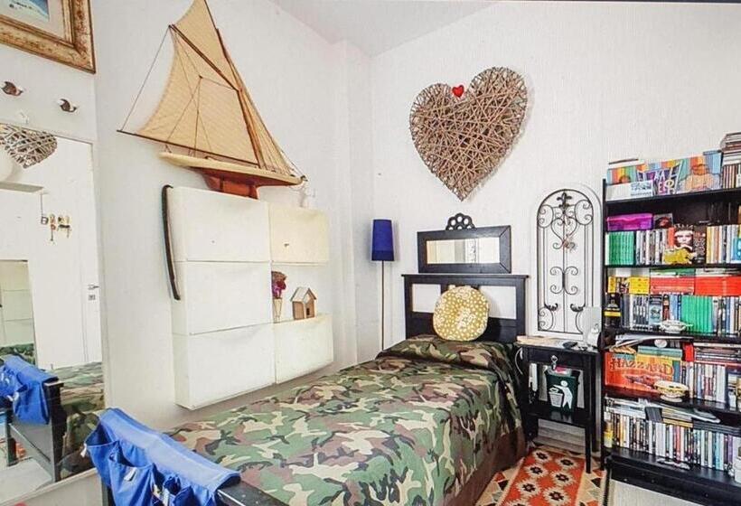 اتاق استاندارد یک نفره, Suite In House.