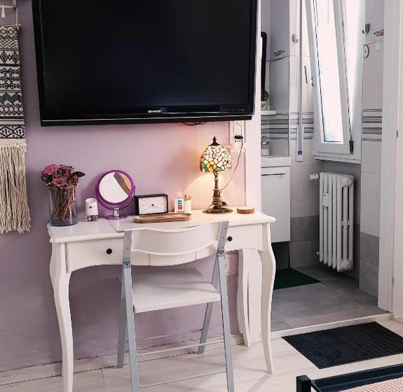 اتاق لوکس با تخت بزرگ, Suite In House.