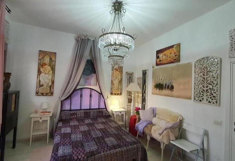 اتاق لوکس با تخت بزرگ, Suite In House.
