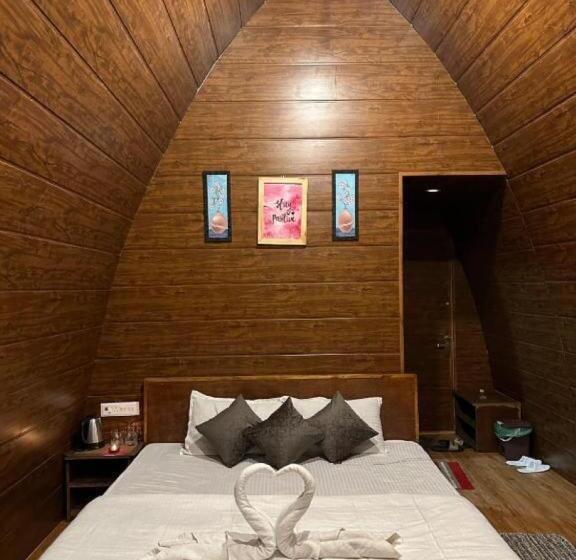 غرفة إقتصادية, Samadhan Lake Side Resort Maval