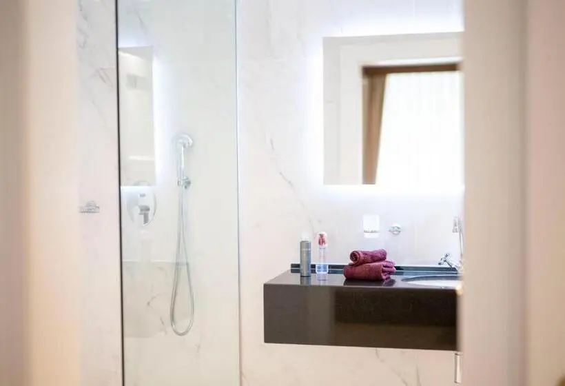 Standard-huone, Scuol Palace   Culture, Nature & Health