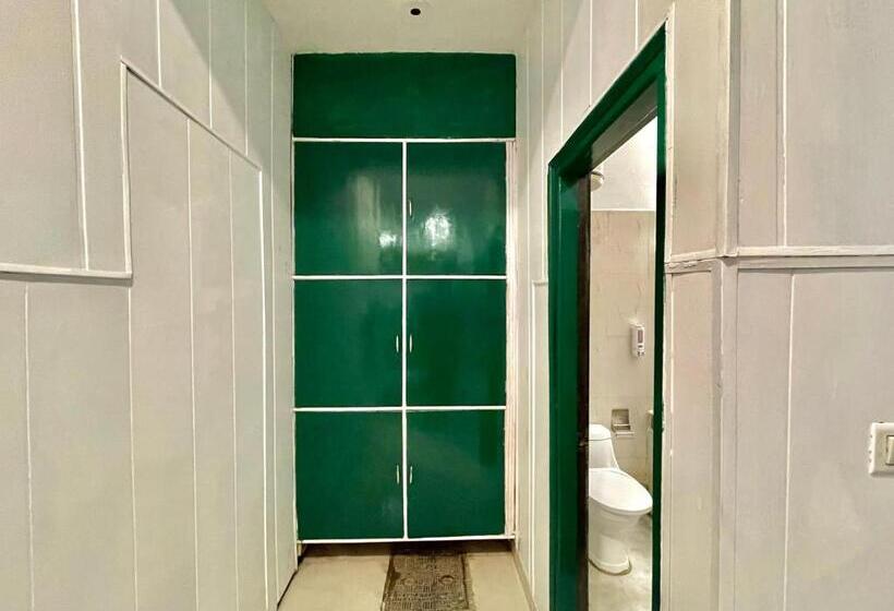 מיטה בחדר משותף, The Wraveler Tapovan Rooms And Dorms