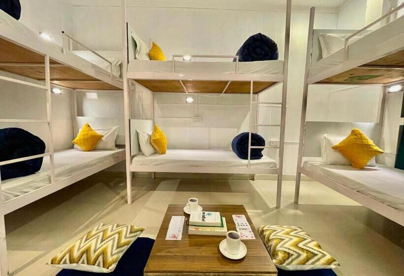מיטה בחדר משותף, The Wraveler Tapovan Rooms And Dorms