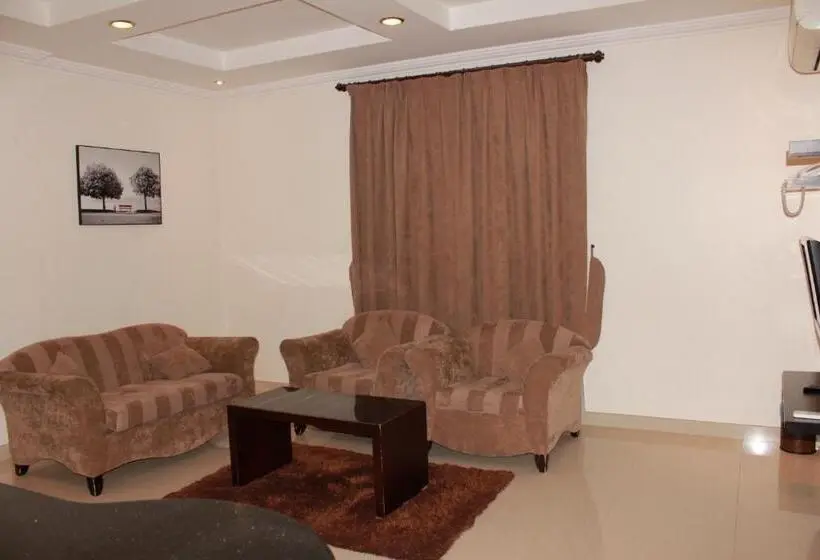 Huoneisto 1 Makuuhuone, City Guests Hotel Suites