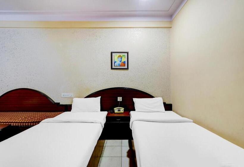 اتاق کلاسیک سه تخته, Collection O Hotel H P