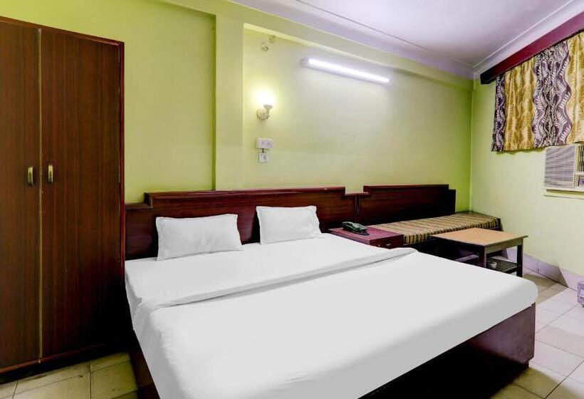 اتاق کلاسیک سه تخته, Collection O Hotel H P
