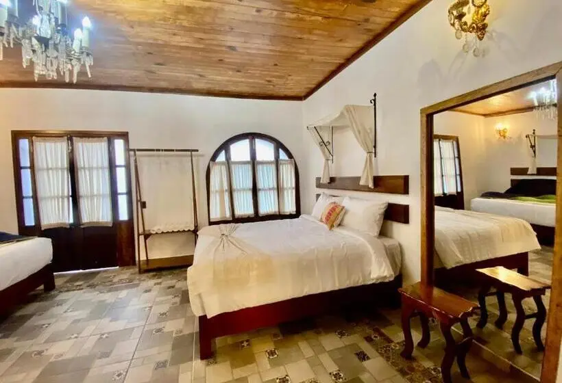 Comfort Kolmen Hengen Huone, Boutique Los ángeles
