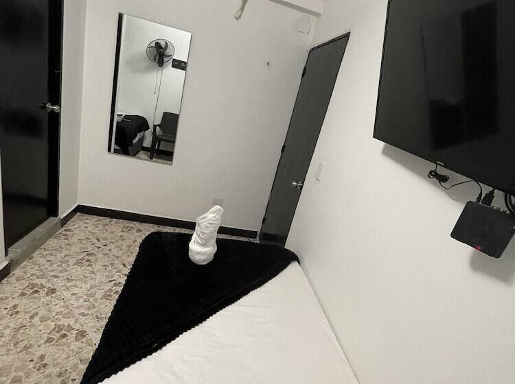 חדר סטנדרט, De León Estadio