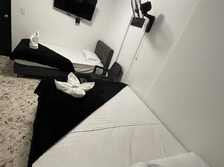 חדר סטנדרט, De León Estadio