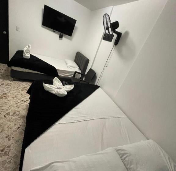 חדר סטנדרט, De León Estadio