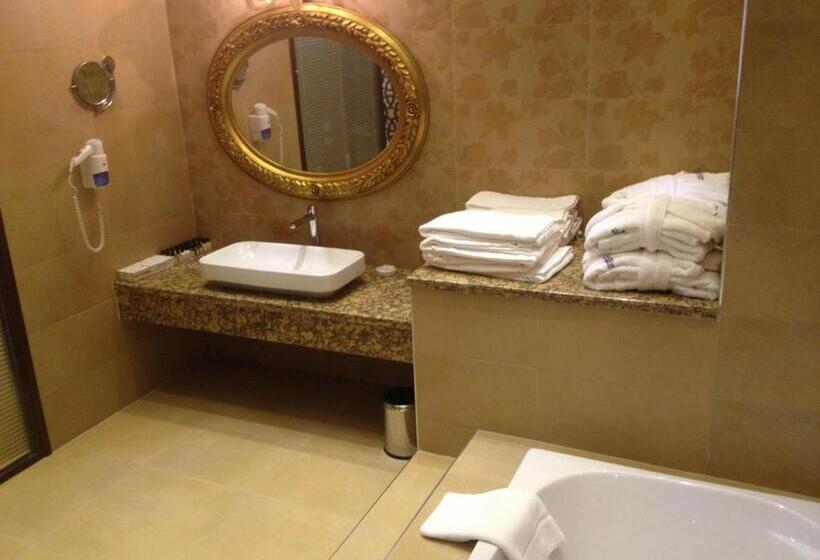 سوئیت با تخت بزرگ, Teymur Continental