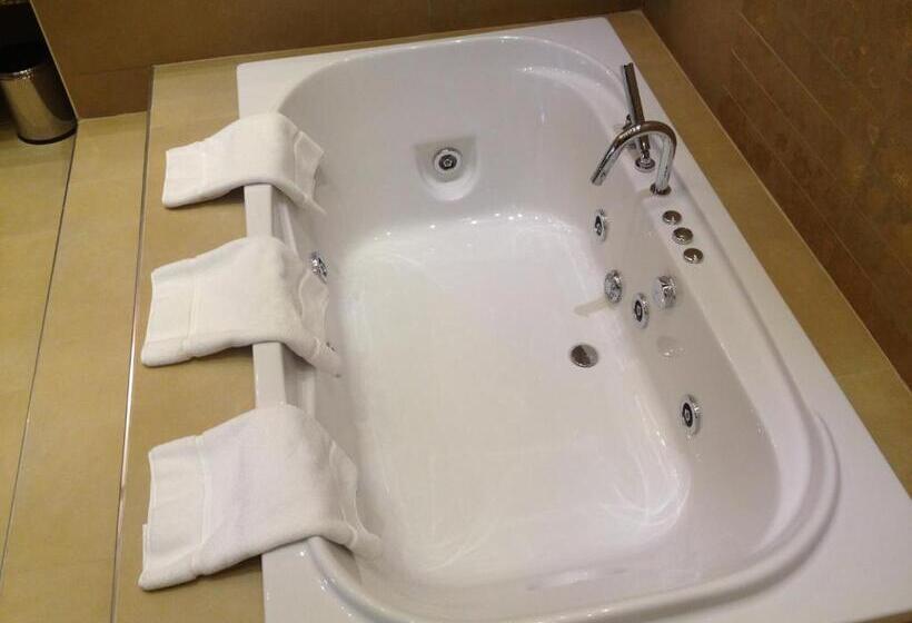 سوئیت با تخت بزرگ, Teymur Continental