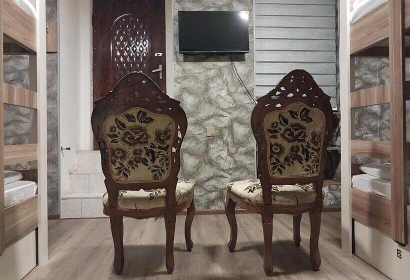 מיטה בחדר משותף, King Hostel Center