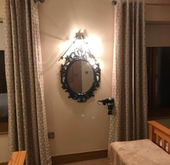 Семейный Номер, Laithreach Briuin B&b W23e0h9