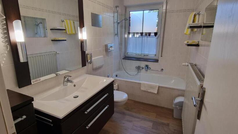 Номер Стандарт Трехместный, Motel Rl