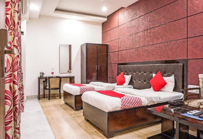 חדר סטנדרט עם מיטת קינג, Oyo 18895 Hotel Kartikay Grand