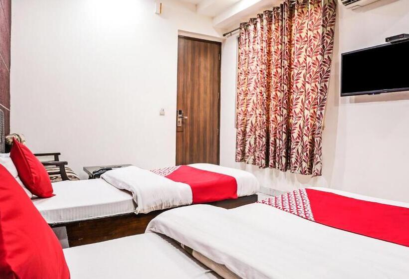 חדר סטנדרט עם מיטת קינג, Oyo 18895 Hotel Kartikay Grand