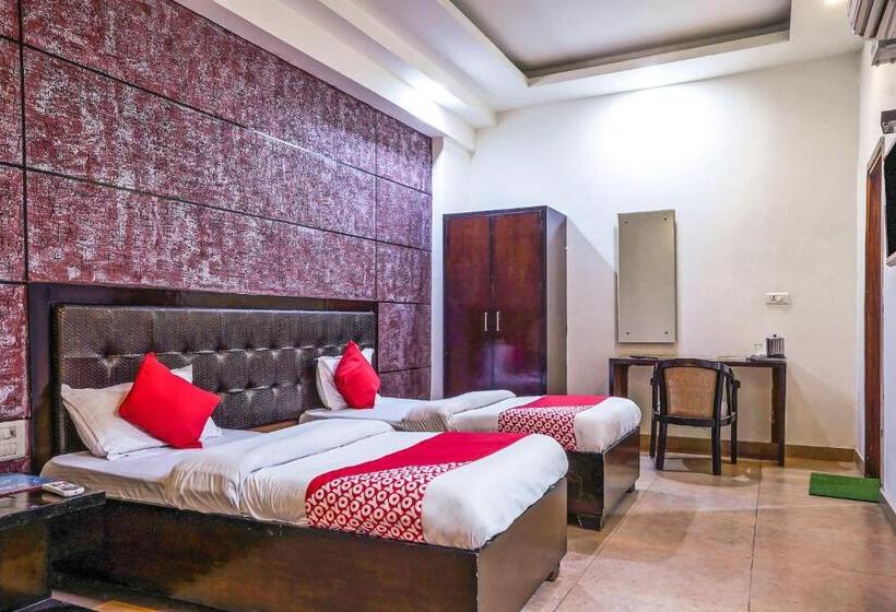 חדר סטנדרט עם מיטת קינג, Oyo 18895 Hotel Kartikay Grand