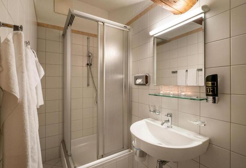 غرفة قياسية ثلاثية, Fuchswirt Kelchsau Landgasthof