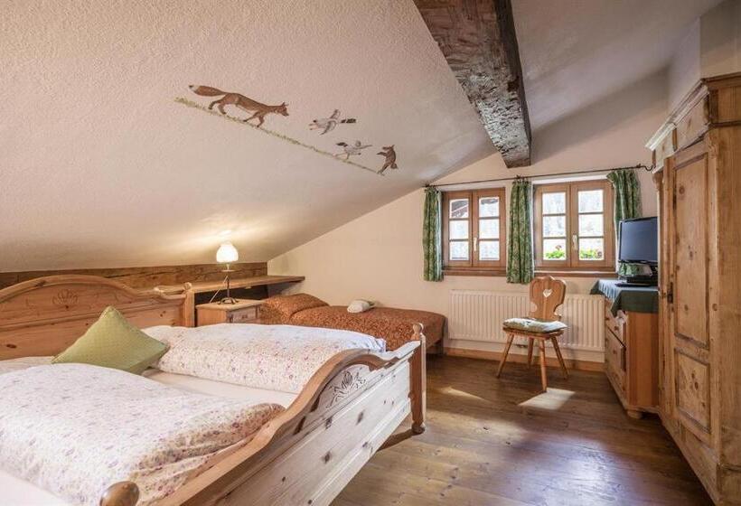 غرفة قياسية ثلاثية, Fuchswirt Kelchsau Landgasthof