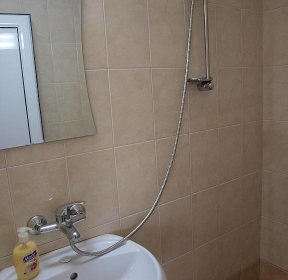 带花园景观的标准三人间, Guest Rooms Kamberovi