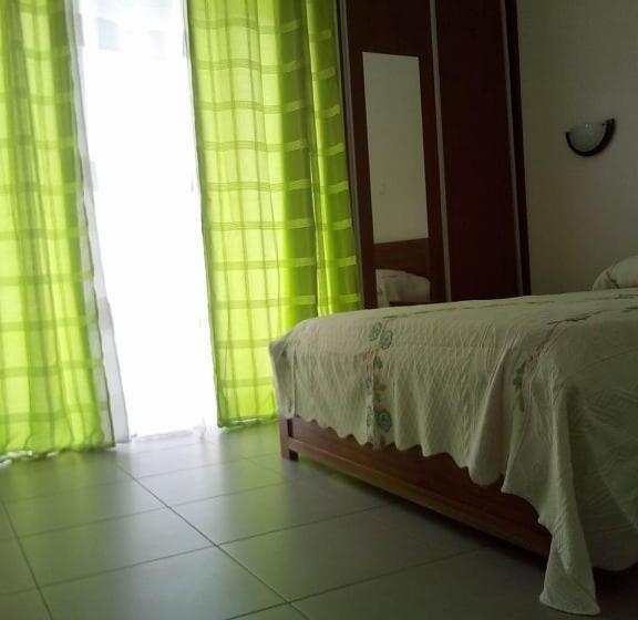 اتاق لوکس با بالکن, Residencial Bryan Santos